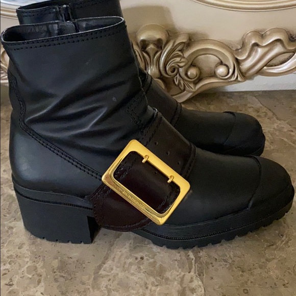 Burberry Shoes - Burberry Winchester waterproof leather boots